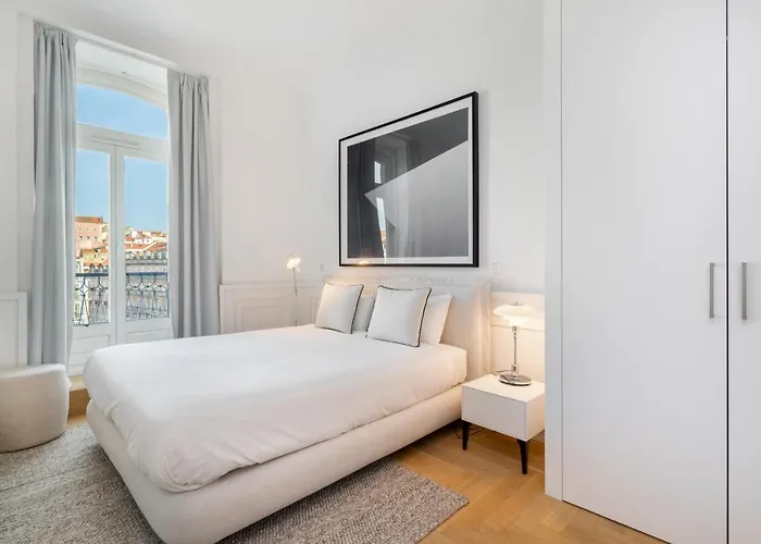 Whome The Boulevard Prime Location With Ac & Elevator